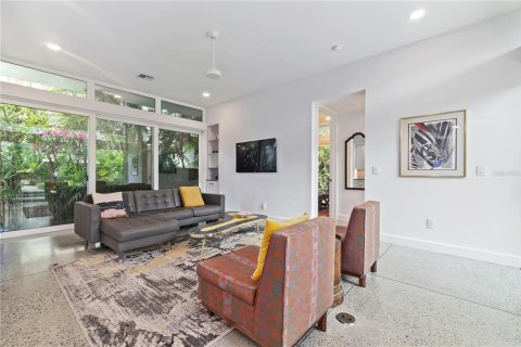 Casa en venta en Tampa, Florida, 3 dormitorios, 289.3 m2 № 1742772 - foto 19