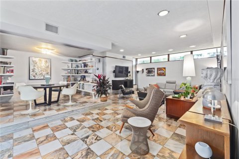 Casa en venta en Tampa, Florida, 3 dormitorios, 289.3 m2 № 1742772 - foto 13