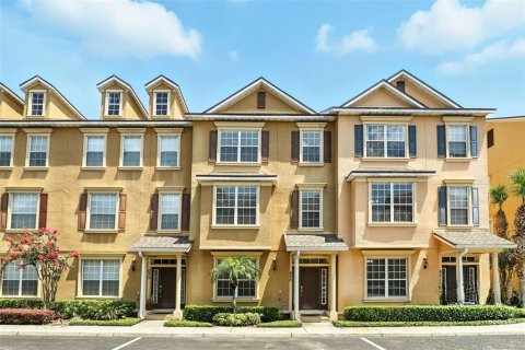 Touwnhouse à vendre à Lake Mary, Floride: 4 chambres, 199.37 m2 № 1906288 - photo 1