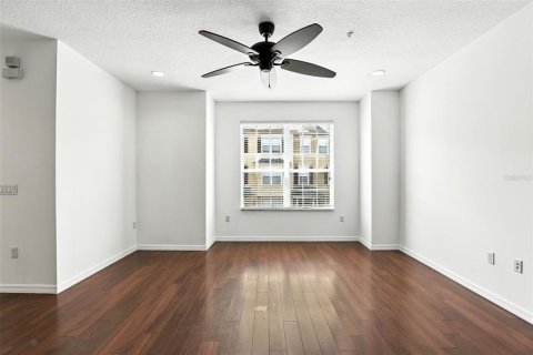 Touwnhouse à vendre à Lake Mary, Floride: 4 chambres, 199.37 m2 № 1906288 - photo 10