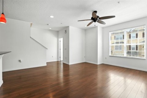 Touwnhouse à vendre à Lake Mary, Floride: 4 chambres, 199.37 m2 № 1906288 - photo 11