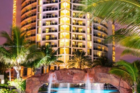 Condominio en venta en Sunny Isles Beach, Florida, 51.19 m2 № 1979218 - foto 24
