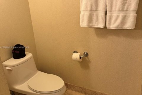 Condominio en venta en Sunny Isles Beach, Florida, 51.19 m2 № 1979218 - foto 8