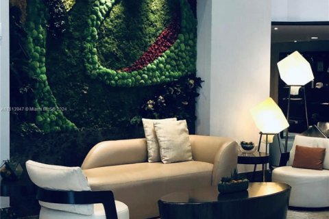 Condominio en venta en Sunny Isles Beach, Florida, 51.19 m2 № 1979218 - foto 21