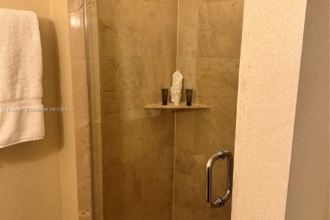 Condominio en venta en Sunny Isles Beach, Florida, 51.19 m2 № 1979218 - foto 7