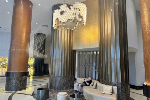 Condominio en venta en Sunny Isles Beach, Florida, 51.19 m2 № 1979218 - foto 17