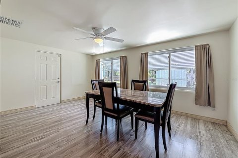 House in Saint Petersburg, Florida 3 bedrooms, 135.17 sq.m. № 1772076 - photo 27