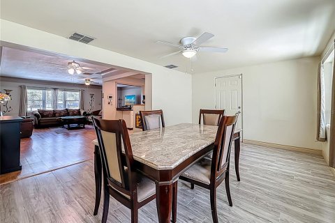House in Saint Petersburg, Florida 3 bedrooms, 135.17 sq.m. № 1772076 - photo 24