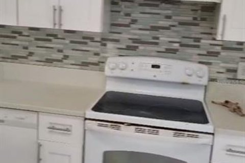 House in Kissimmee, Florida 2 bedrooms, 80.27 sq.m. № 1873923 - photo 11