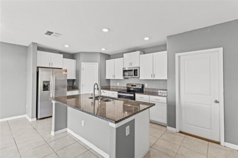 House in Wimauma, Florida 4 bedrooms, 177.81 sq.m. № 1837928 - photo 11
