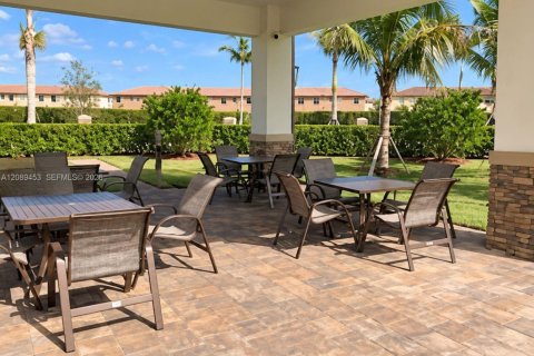 Adosado en venta en Homestead, Florida, 3 dormitorios, 140.47 m2 № 2375291 - foto 28