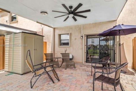 Adosado en venta en Homestead, Florida, 3 dormitorios, 140.47 m2 № 2375291 - foto 22