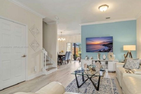 Adosado en venta en Homestead, Florida, 3 dormitorios, 140.47 m2 № 2375291 - foto 4