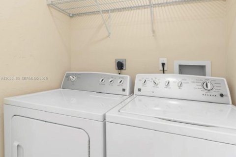 Adosado en venta en Homestead, Florida, 3 dormitorios, 140.47 m2 № 2375291 - foto 16