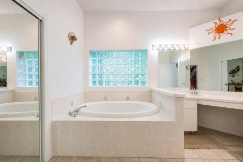 Casa en venta en Spring Hill, Florida, 3 dormitorios, 267.74 m2 № 2105200 - foto 30