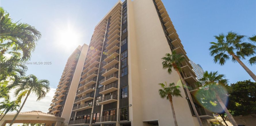 Condo in Miami, Florida, 2 bedrooms  № 1797691