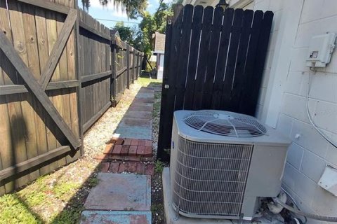 Casa en alquiler en Orlando, Florida, 3 dormitorios, 191.47 m2 № 1895151 - foto 24