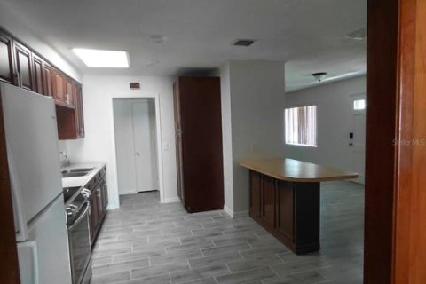 Casa en alquiler en Orlando, Florida, 3 dormitorios, 191.47 m2 № 1895151 - foto 9