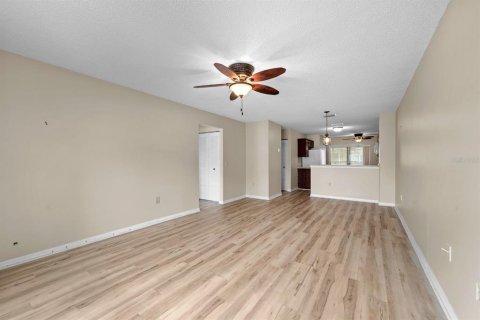 Condo in New Port Richey, Florida, 2 bedrooms  № 1688525 - photo 11