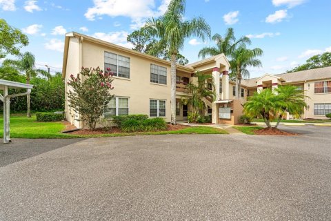 Condo in New Port Richey, Florida, 2 bedrooms  № 1688525 - photo 2