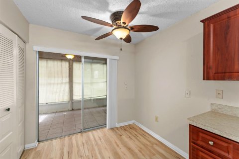 Condo in New Port Richey, Florida, 2 bedrooms  № 1688525 - photo 17