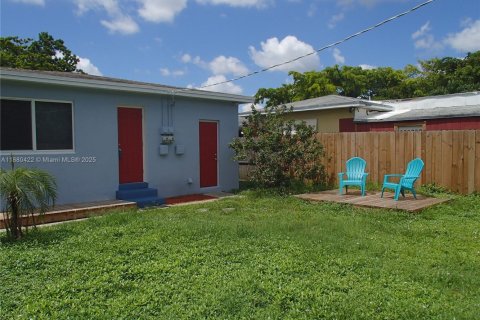 House in Hollywood, Florida 1 bedroom, 111.48 sq.m. № 1924422 - photo 14