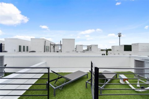 Touwnhouse à louer à Tampa, Floride: 3 chambres, 194.82 m2 № 2396443 - photo 29