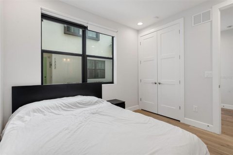 Touwnhouse à louer à Tampa, Floride: 3 chambres, 194.82 m2 № 2396443 - photo 6