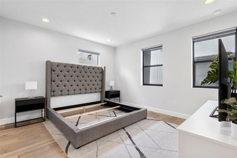 Touwnhouse à louer à Tampa, Floride: 3 chambres, 194.82 m2 № 2396443 - photo 16