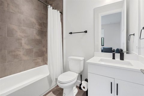 Touwnhouse à louer à Tampa, Floride: 3 chambres, 194.82 m2 № 2396443 - photo 24