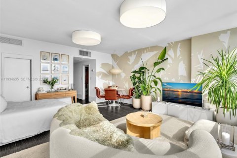 Condominio en alquiler en Miami Beach, Florida, 55 m2 № 1992797 - foto 3