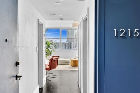 Condominio en alquiler en Miami Beach, Florida, 55 m2 № 1992797 - foto 12