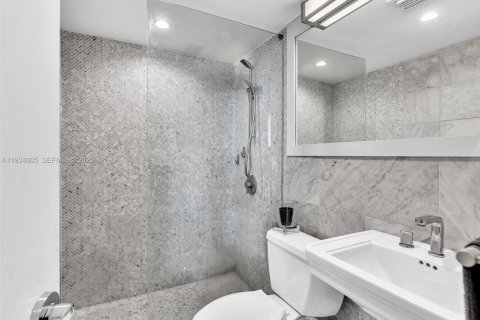 Condominio en alquiler en Miami Beach, Florida, 55 m2 № 1992797 - foto 7