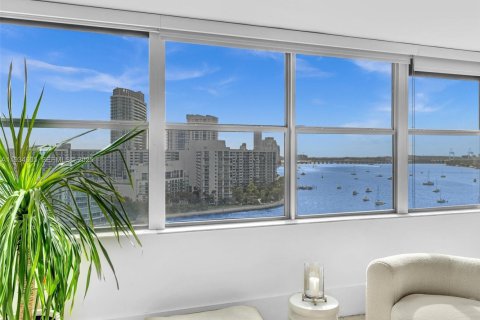 Condominio en alquiler en Miami Beach, Florida, 55 m2 № 1992797 - foto 1