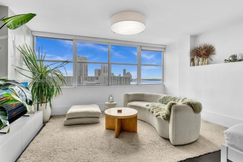 Condominio en alquiler en Miami Beach, Florida, 55 m2 № 1992797 - foto 6