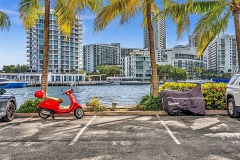 Condominio en alquiler en Miami Beach, Florida, 55 m2 № 1992797 - foto 27