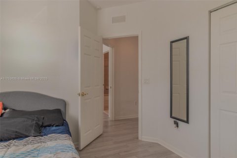 Townhouse in Miramar, Florida 4 bedrooms, 168.62 sq.m. № 1867432 - photo 25