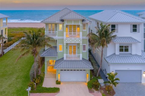 House in St. Lucie, Florida 5 bedrooms, 361.02 sq.m. № 2014806 - photo 2