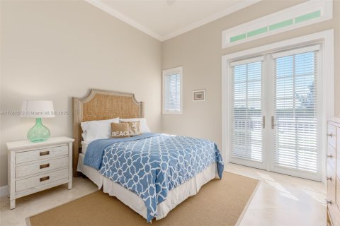 House in St. Lucie, Florida 5 bedrooms, 361.02 sq.m. № 2014806 - photo 25