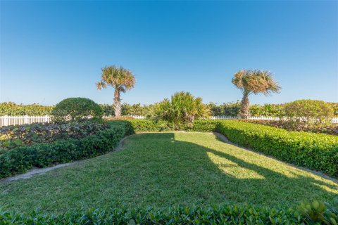 House in St. Lucie, Florida 5 bedrooms, 361.02 sq.m. № 2014806 - photo 12