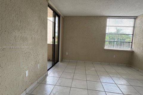 Copropriété à louer à Miami, Floride: 2 chambres, 83.61 m2 № 1948973 - photo 11