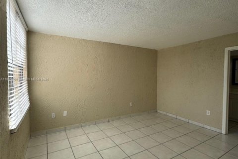 Copropriété à louer à Miami, Floride: 2 chambres, 83.61 m2 № 1948973 - photo 5