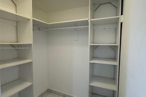 Copropriété à louer à Miami, Floride: 2 chambres, 83.61 m2 № 1948973 - photo 10