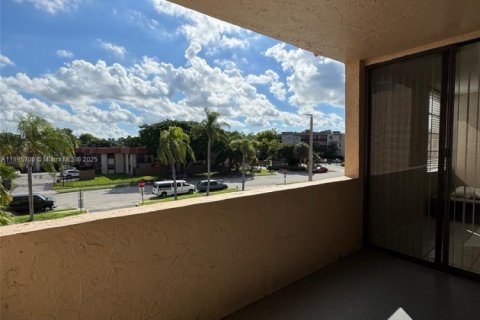 Copropriété à louer à Miami, Floride: 2 chambres, 83.61 m2 № 1948973 - photo 4