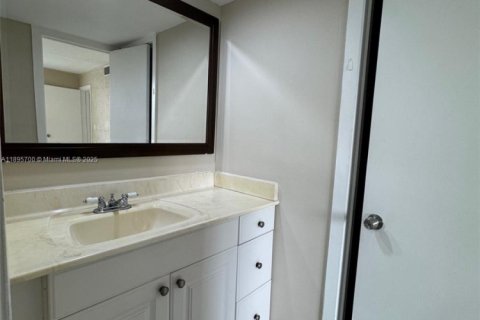 Copropriété à louer à Miami, Floride: 2 chambres, 83.61 m2 № 1948973 - photo 8