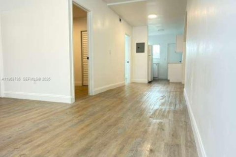 Condominio en alquiler en Miami Beach, Florida, 1 dormitorio, 364.55 m2 № 2030571 - foto 15