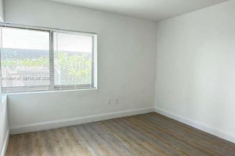 Condominio en alquiler en Miami Beach, Florida, 1 dormitorio, 364.55 m2 № 2030571 - foto 23