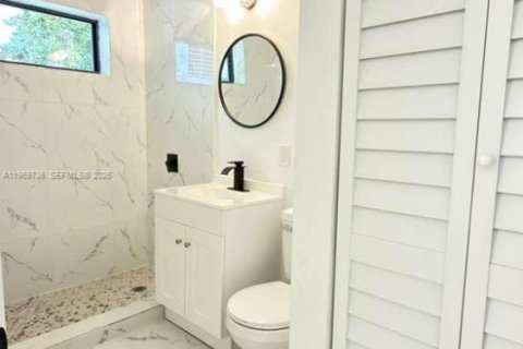 Condominio en alquiler en Miami Beach, Florida, 1 dormitorio, 364.55 m2 № 2030571 - foto 9