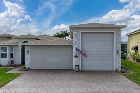 House in Lake Wales, Florida 2 bedrooms, 164.53 sq.m. № 1557771 - photo 3