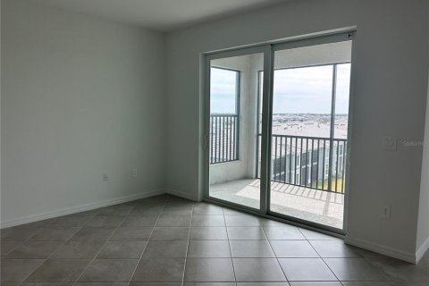 Condo in Venice, Florida, 2 bedrooms in WELLEN PARK  № 1677345 - photo 11